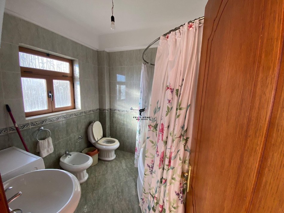 Tirane, jepet me qera apartament 2+1 Kati 2, 90 m² 600 € (SAUK)