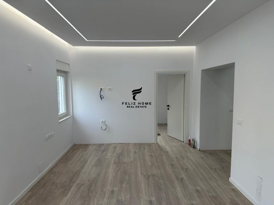 Tirane, jepet me qera apartament 2+1 Kati 4, 62 m² 800 € (BLLOKU)