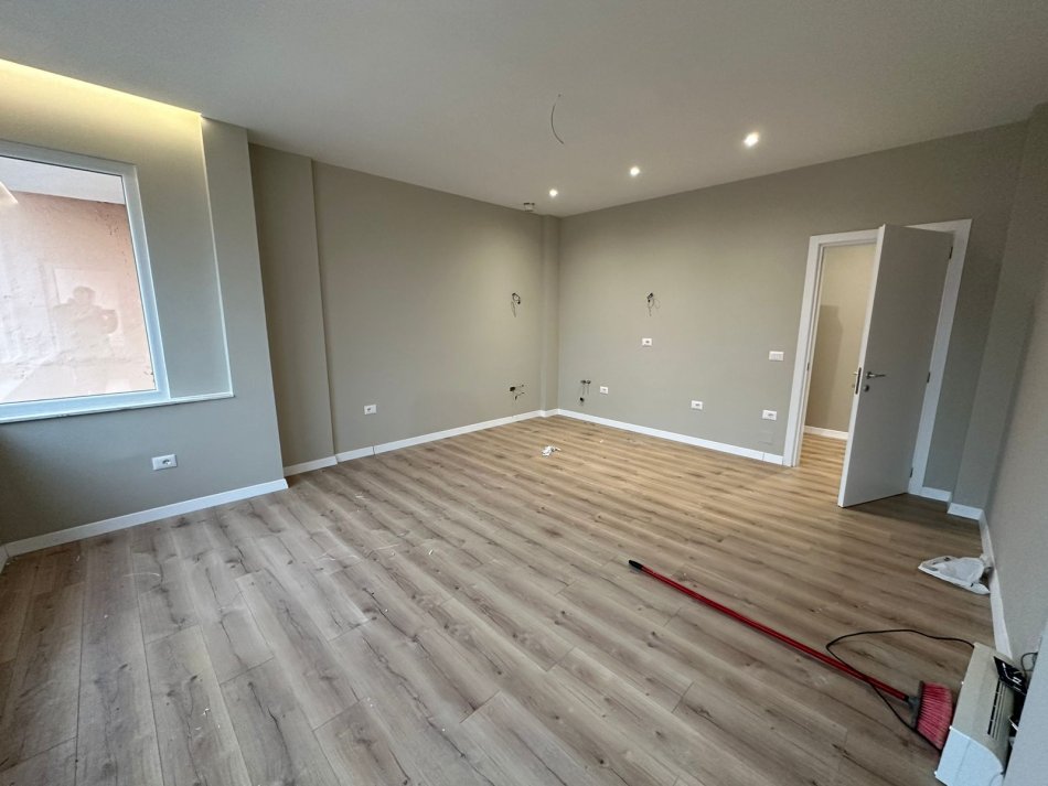 Durres, shitet apartament 1+1 Kati 10, 60 m² 80.000 € (ish rajoni lagja 5)