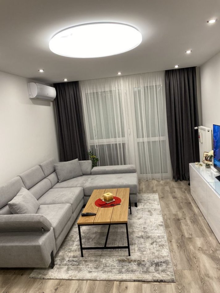 Tirane, jepet me qera apartament 3+1 Kati 6, 120 m² 600 € (LAPRAKE)