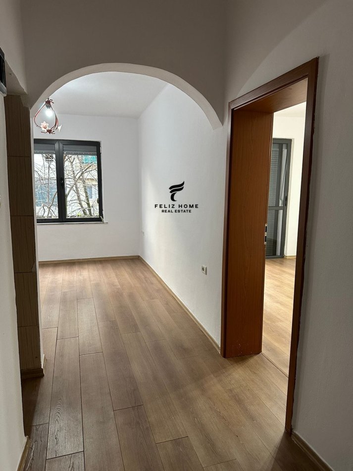 Tirane, shitet apartament 1+1 Kati 4, 45 m² 129.000 € (BLLOKU)