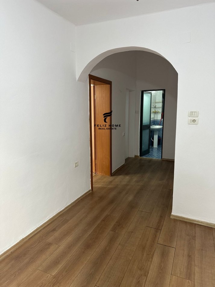 Tirane, shitet apartament 1+1 Kati 4, 45 m² 129.000 € (BLLOKU)