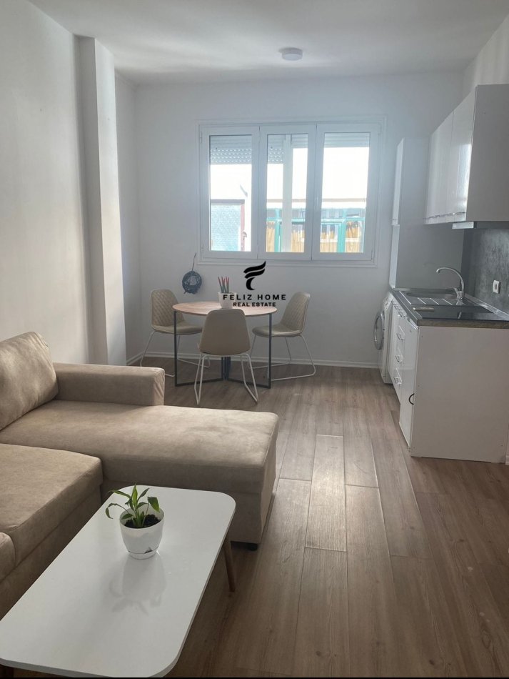 Tirane, shitet apartament 1+1 Kati 4, 45 m² 129.000 € (BLLOKU)