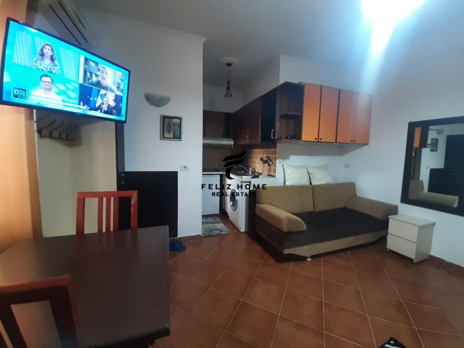 Tirane, jepet me qera garsonier 1+1 Kati 1, 38 m² 370 € (STACIONI TRENIT)