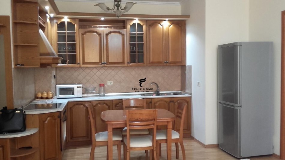 Tirane, shitet apartament 2+1 Kati 8, 100 m² 200.000 € (STACIONI TRENIT)