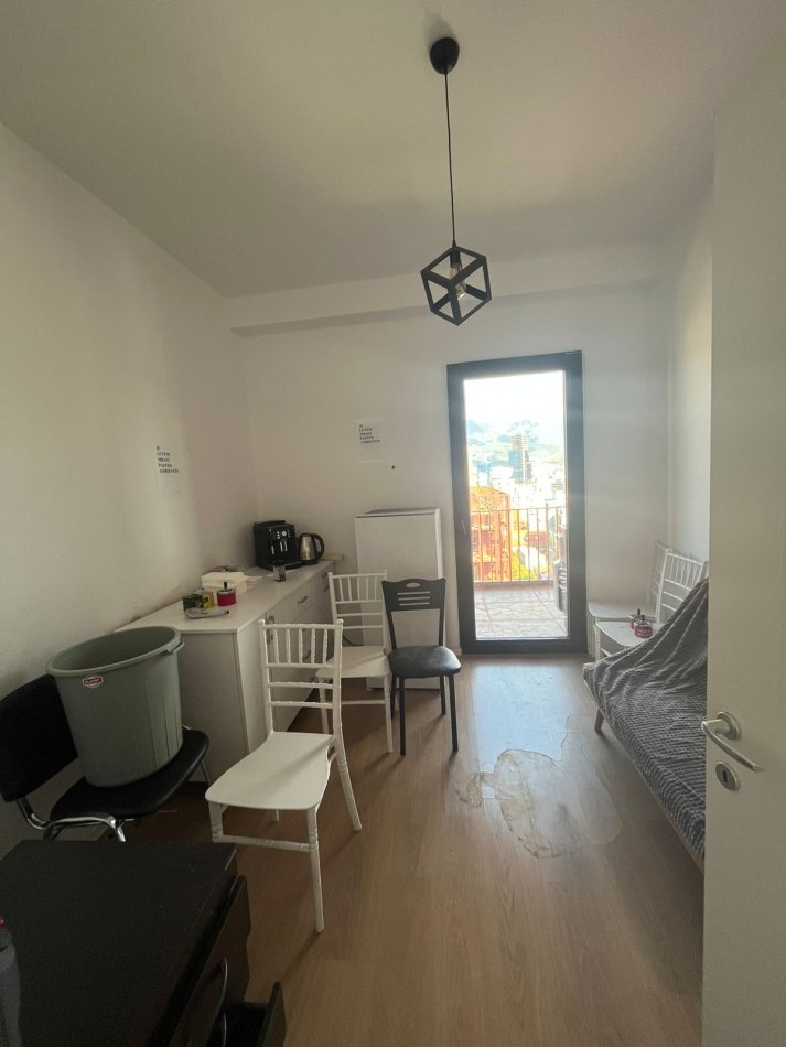 Tirane, jepet me qera apartament 3+1+Ballkon Kati 18, 160 m² 1.700 € (Rruga e Kavajes)