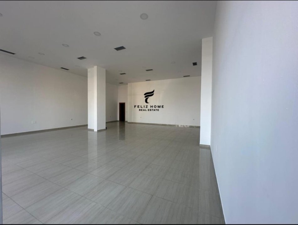 Tirane, jepet me qera dyqan Kati 0, 180 m² 3.000 € (ASTIR)