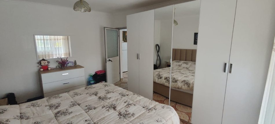 Tirane, shitet apartament 2+1 Kati 5, 75 m² 110.000 € (Materniteti i Ri)