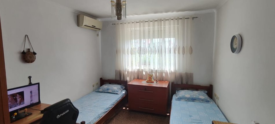 Tirane, shitet apartament 2+1 Kati 5, 75 m² 110.000 € (Materniteti i Ri)
