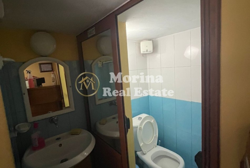 Tirane, jepet me qera ambjent biznesi Kati 1, 50 m² 350 € (Mine Peza)