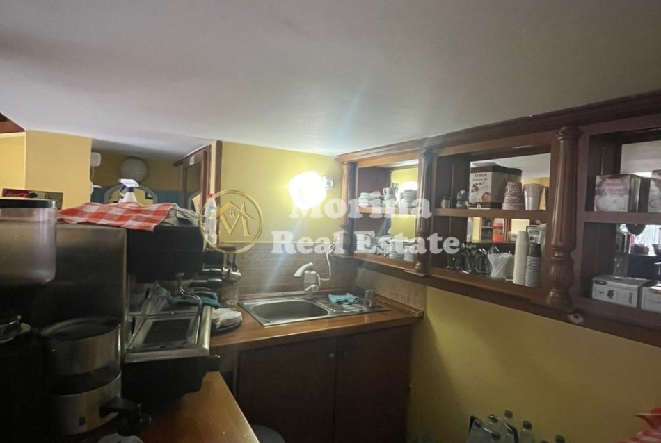 Tirane, jepet me qera ambjent biznesi Kati 1, 50 m² 350 € (Mine Peza)