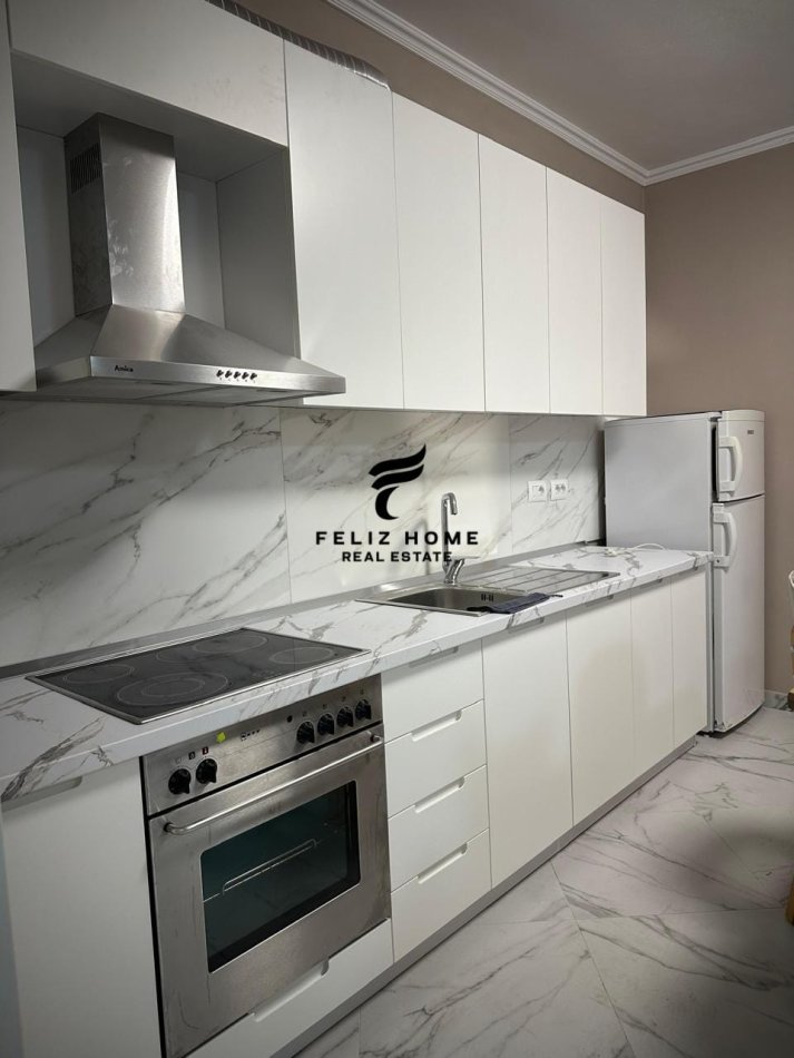 Tirane, jepet me qera apartament 1+1 Kati 1, 65 m² 450 € (SAUK)