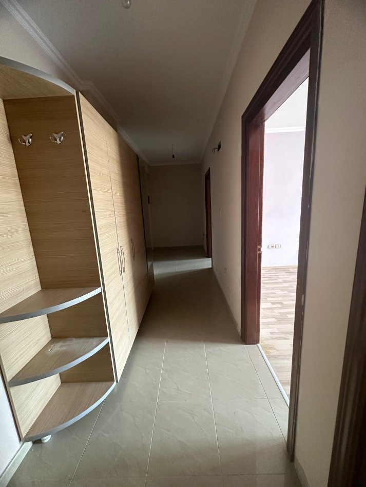 Tirane, shitet apartament 2+1+Ballkon Kati 7, 107 m² 117.000 € (Rruga Mikel Maruli)
