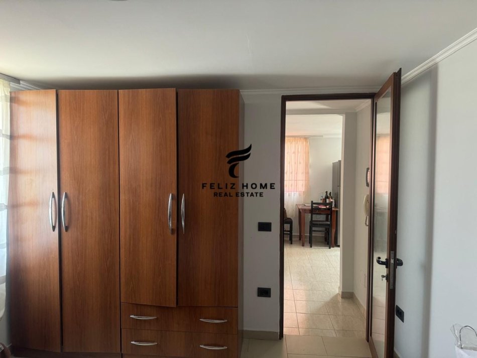 Tirane, jepet me qera apartament 1+1 Kati 4, 60 m² 450 € (RRUGA BARDHYL)
