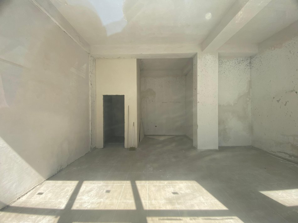 Durres, shitet dyqan Kati 0, 41 m² 90.000 € (st trenit durres)