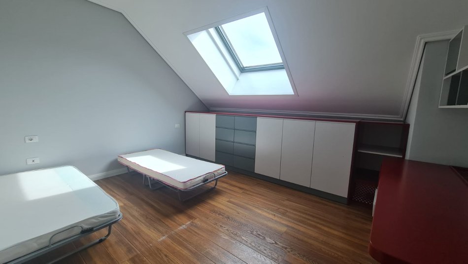Tirane, shitet apartament duplex 2+1 Kati 6, 159 m² (Hamdi Sina Liqeni Thate)