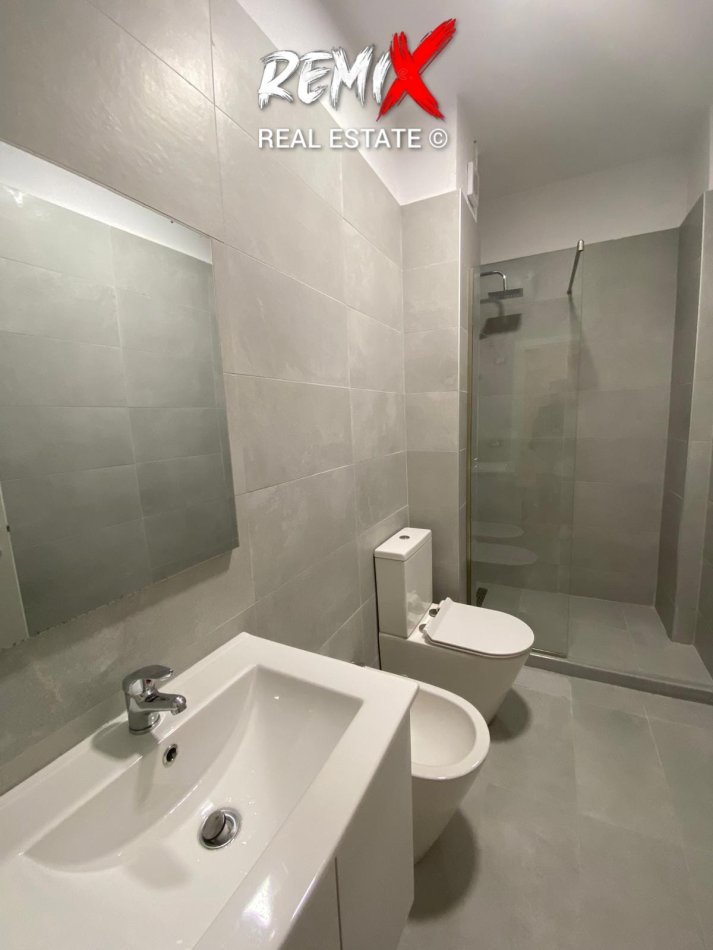 Durres Plazh, shitet apartament 1+1+Aneks+Ballkon Kati 7, 77 m² 93.000 € 