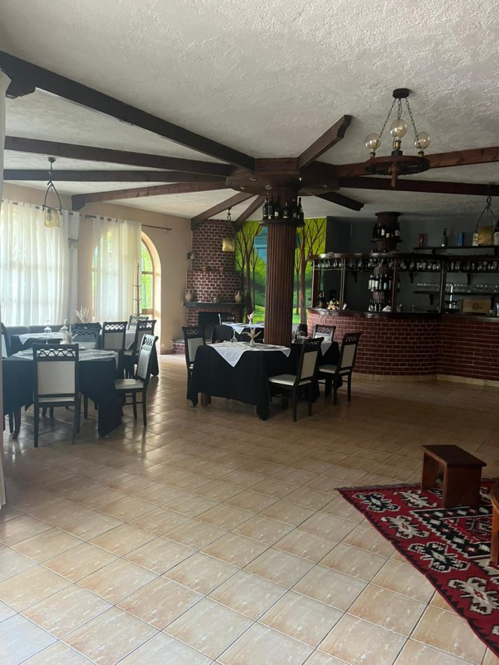 Tirane, jepet me qera bar-resorant Kati 0, 1.300 m² 1.500 € (Autostrada Tiranë-Elbasan Bërzhitë,Shqipëria)