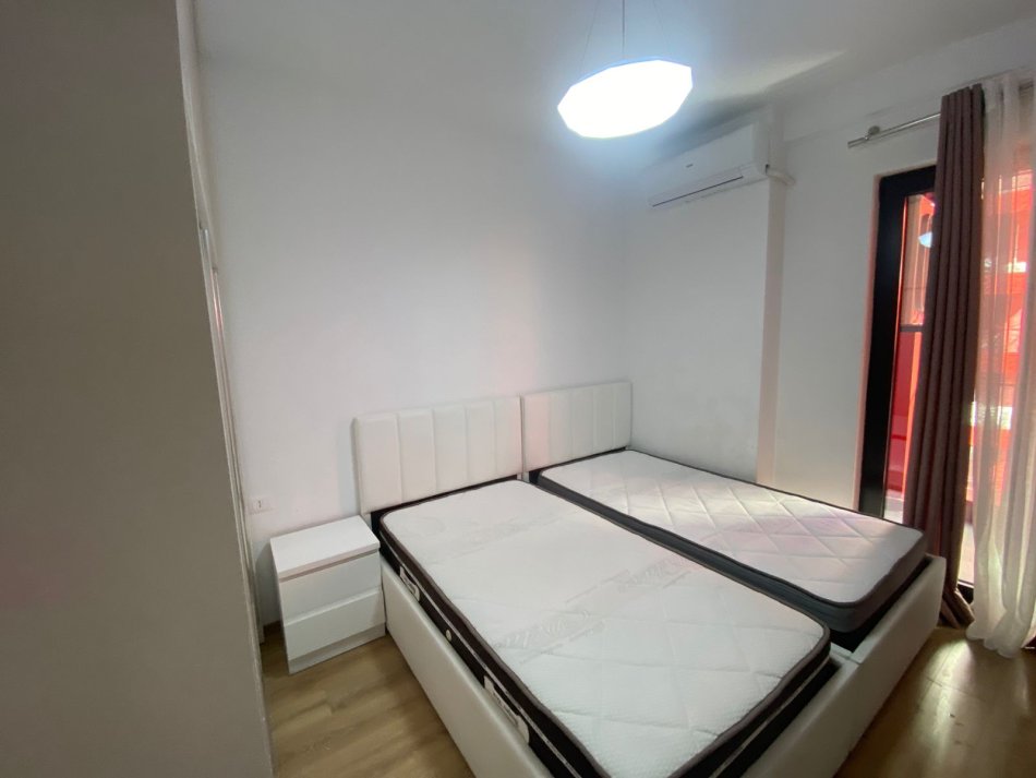 Tirane, jepet me qera apartament 2+1 Kati 3, 97 m² 600 € (FARMACIA 10)