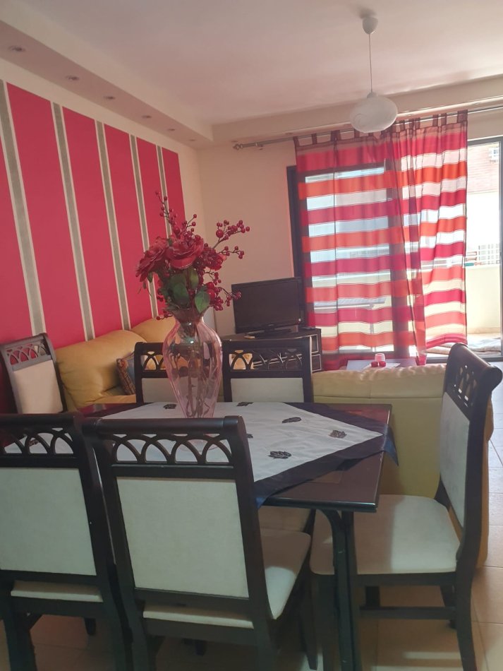 Tirane, Apartament 1+1 me qira  Kati 4, 87 m² 450 € (Kodra e Diellit)