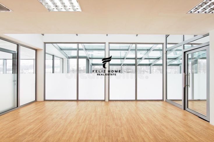 Tirane, jepet me qera dyqan Kati 0, 100 m² 1.300 € (VASIL SHANTO)