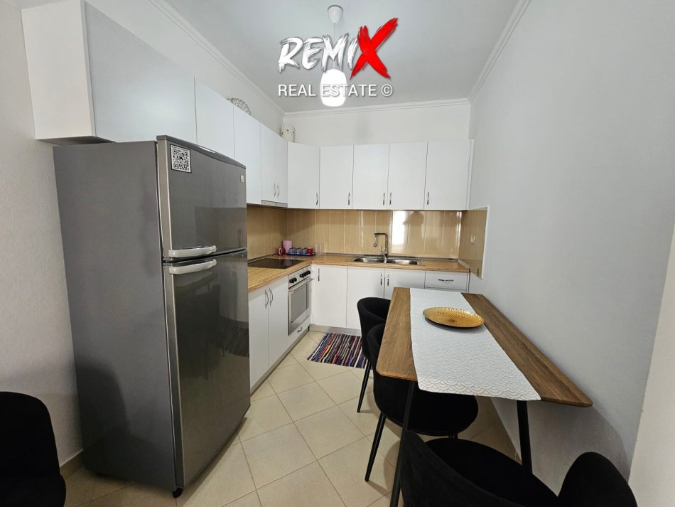 Mali Robit, jepet me qera apartament 1+1+Aneks+Ballkon Kati 2, 65 m² 300 € 