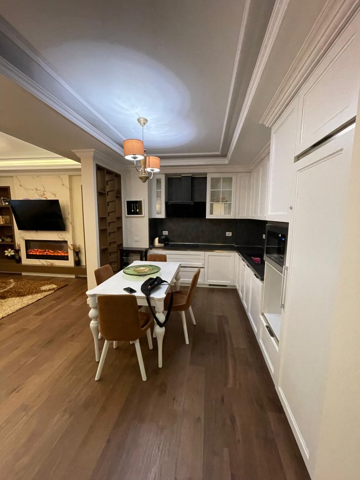 Tirane, jepet me qera apartament 2+1+Ballkon , 1.400 € (rruga &#039;&#039;Asim Zeneli&#039;&#039; Stadiumi Air Albania)