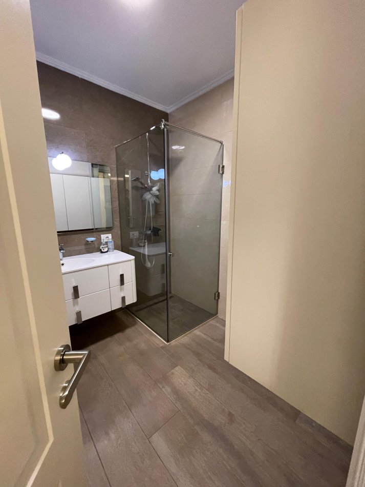 Tirane, jepet me qera apartament 2+1+Ballkon , 1.400 € (rruga &#039;&#039;Asim Zeneli&#039;&#039; Stadiumi Air Albania)