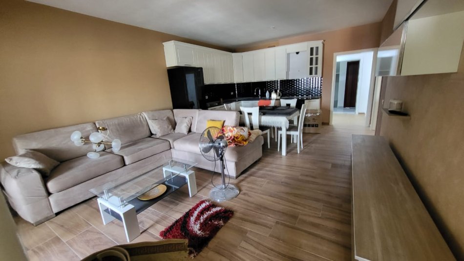 Durres, jepet me qera apartament 2+1 Kati 7, 80 m² 400 € (pran ukd)
