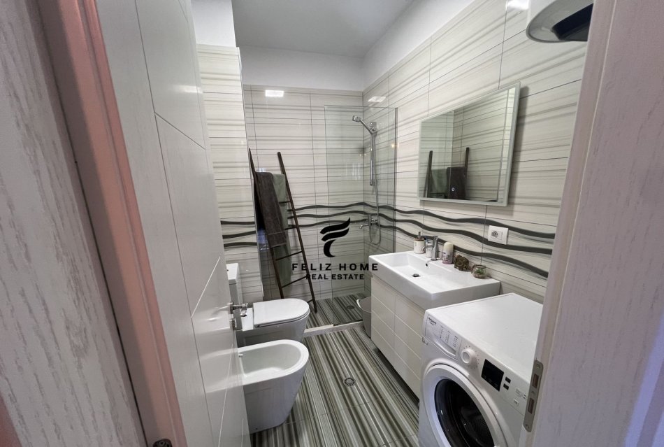 Tirane, jepet me qera apartament 2+1+Ballkon Kati 4, 100 m² 700 € (KOPSHTI ZOOLOGJIK)