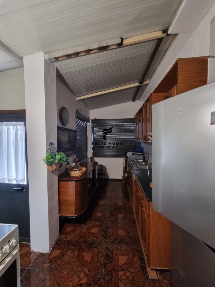 Tirane, jepet me qera apartament 2+1+Ballkon Kati 2, 105 m² 650 € (KOMUNA E PARISIT)