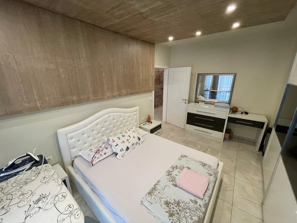 Tirane, shitet apartament 2+1 Kati 3, 106 m² 213.000 € (Rruga Hamdi Sina)