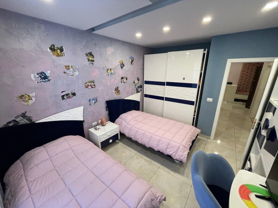 Tirane, shitet apartament 2+1 Kati 3, 106 m² 213.000 € (Rruga Hamdi Sina)