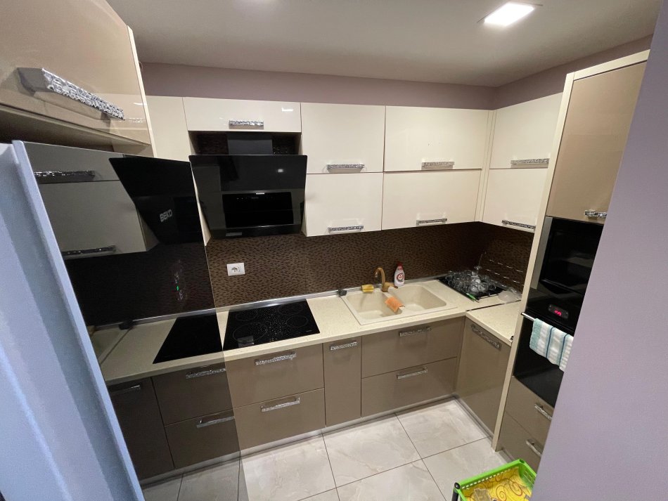 Tirane, shitet apartament 2+1 Kati 3, 106 m² 213.000 € (Rruga Hamdi Sina)