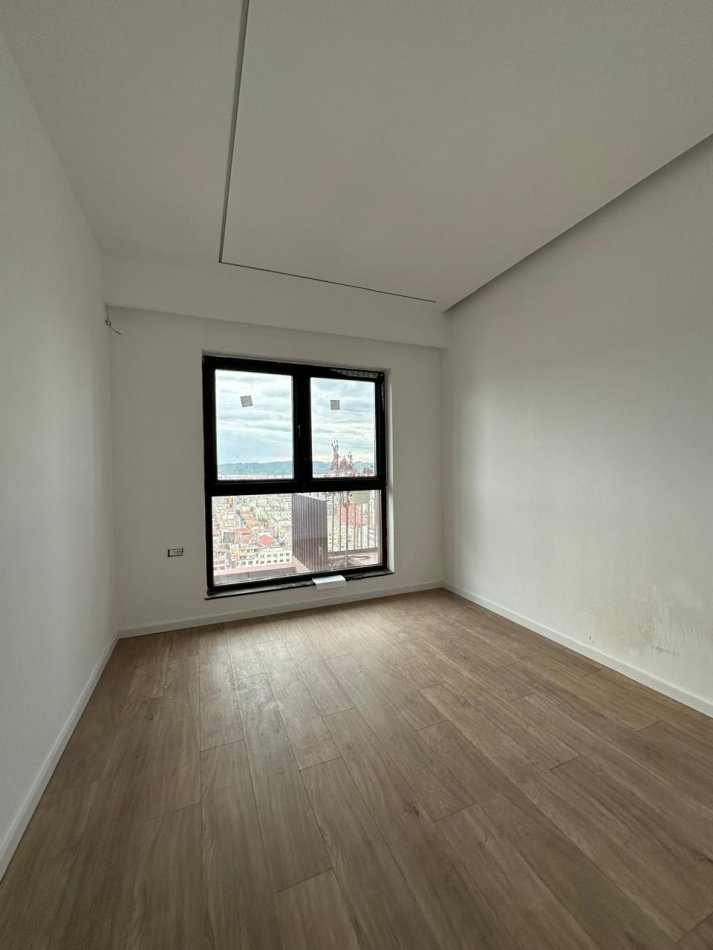 Tirane, jepet me qera zyre Kati 13, 160 m² 1.000 € (Residenca Tirana Garden Building)
