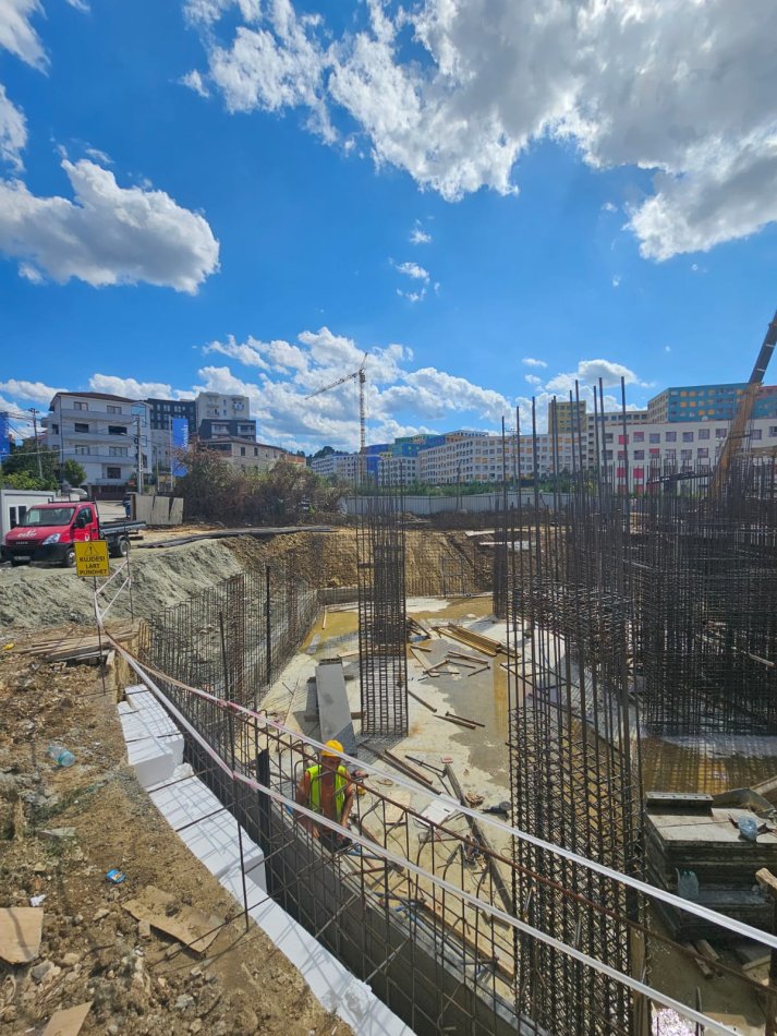 ALF44519 Tirane, shitet apartament 2+1 Kati 3, 106 m² 137.000 € (Ali Demi)