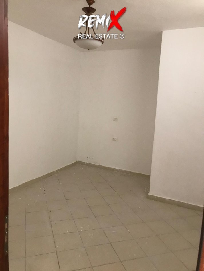 Shkembi Kavajes, shitet apartament 1+1+Aneks+Ballkon Kati 5, 55 m² 49.000 €