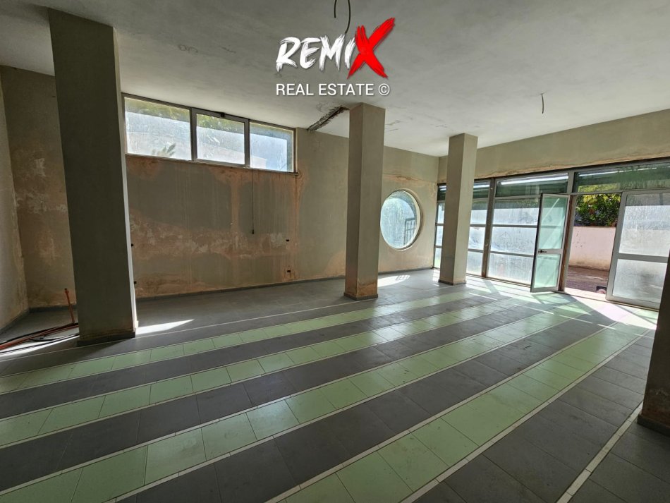 Durres, shitet dyqan Kati 0, 95 m² 165.000 € 