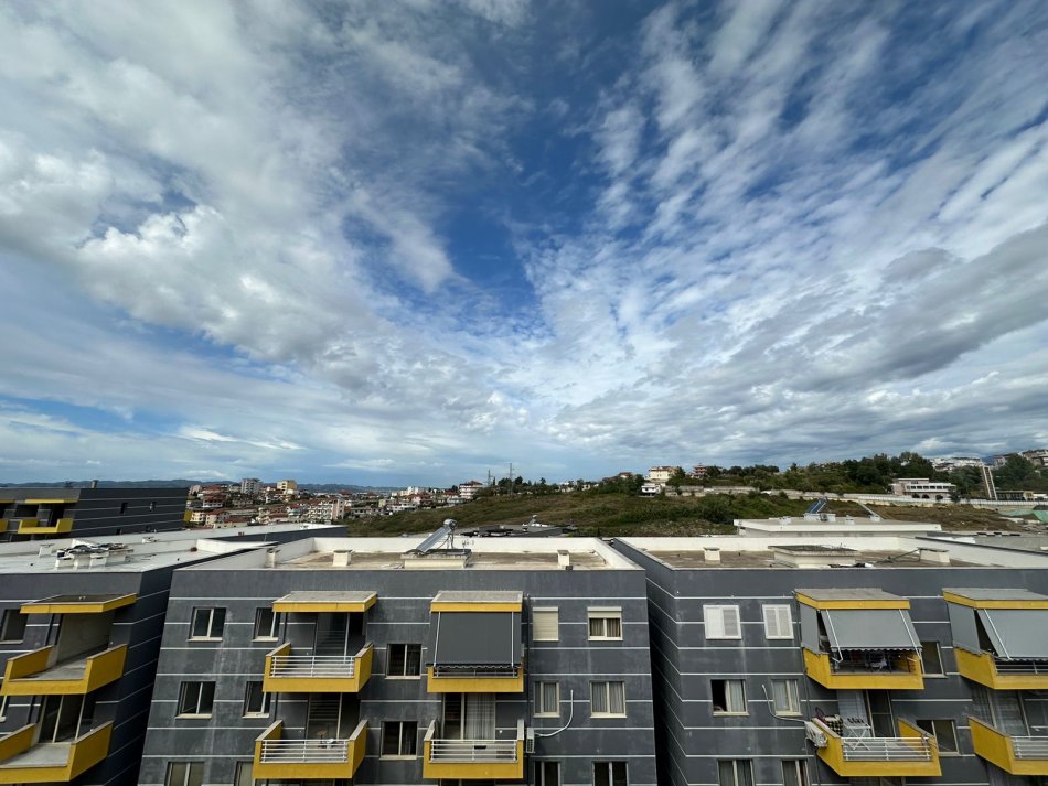 Tirane, jepet me qera apartament 2+1+Aneks+Ballkon Kati 5, 70 m² 400 € (SHKOZE)