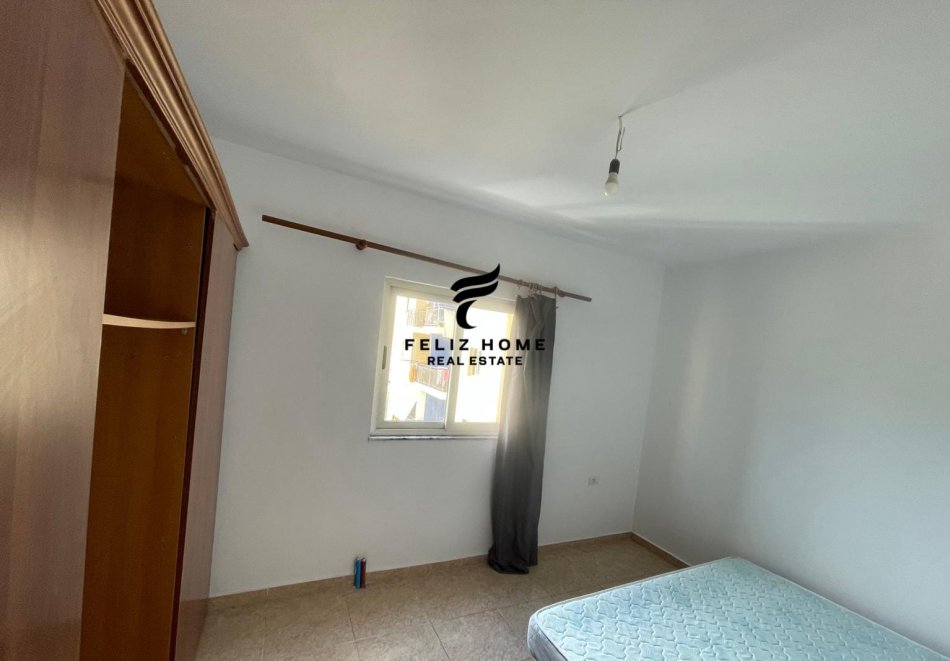 Tirane, jepet me qera apartament 2+1 Kati 3, 100 m² 450 € (ISH FUSHA AVIACIONIT)