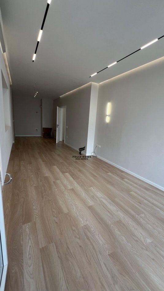 Tirane, shitet apartament 2+1+Ballkon Kati 4, 113 m² 335.000 € (KOMUNA E PARISIT)