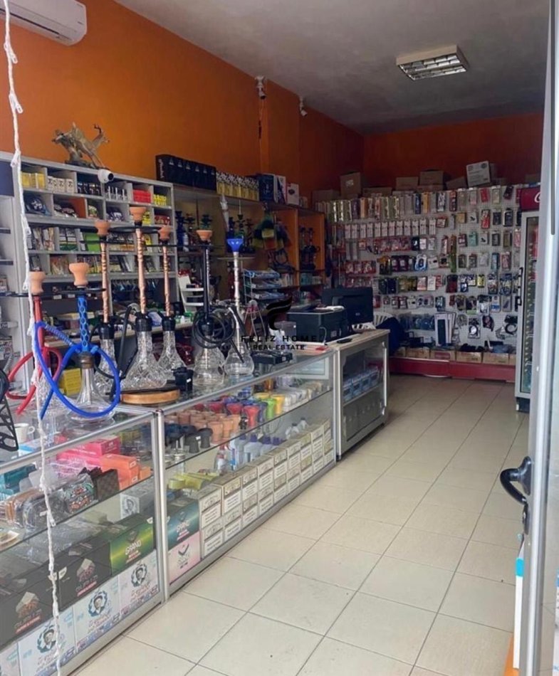Tirane, shitet dyqan Kati 0, 43 m² 120.000 € (LAPRAKE)