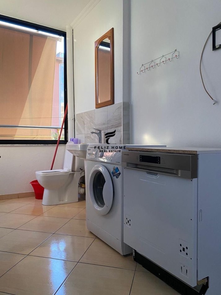 Tirane, shitet apartament 3+1 Kati 1, 93 m² 130.000 € (LAPRAKE)
