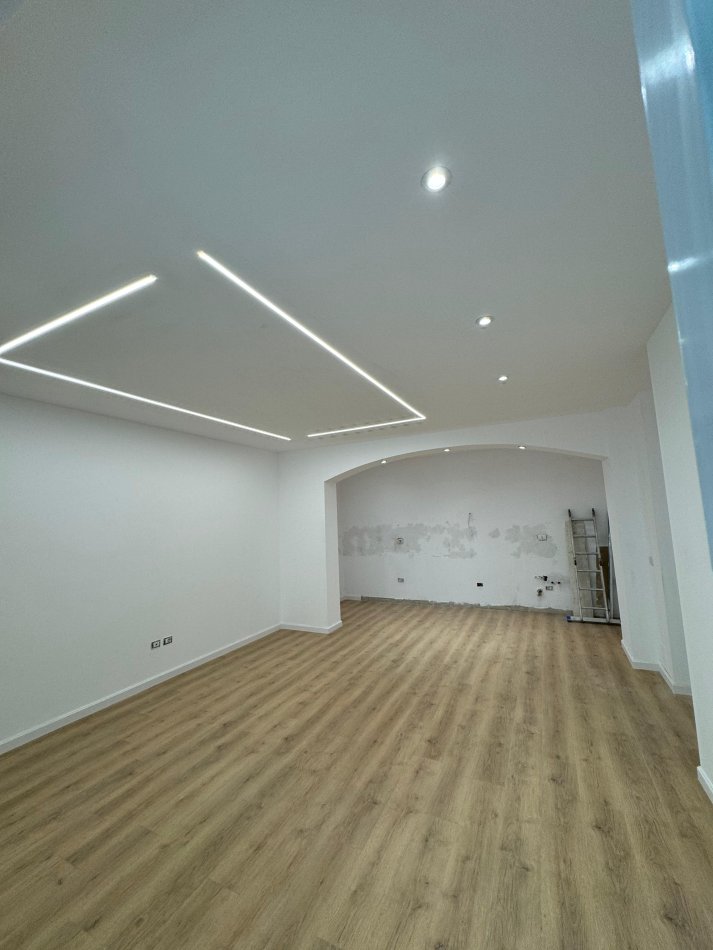 Tirane, shitet apartament 2+1+Ballkon Kati 3, 105 m² 175.000 € (Kodra e Diellit)
