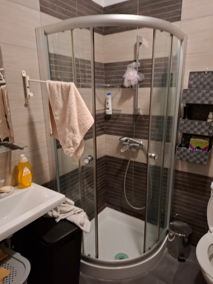 Tirane, jepet me qera apartament 2+1+Ballkon Kati 5, 105 m² 550 € (Kompleksi Ana)