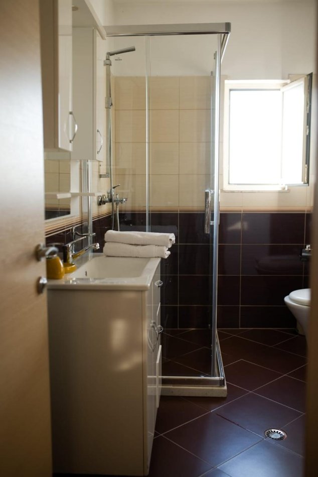 Tirane, shitet apartament 2+1 Kati 5, 75 m² 100.000 € (Ish Restorant Durresi, Rruga Ferit Xhajko)