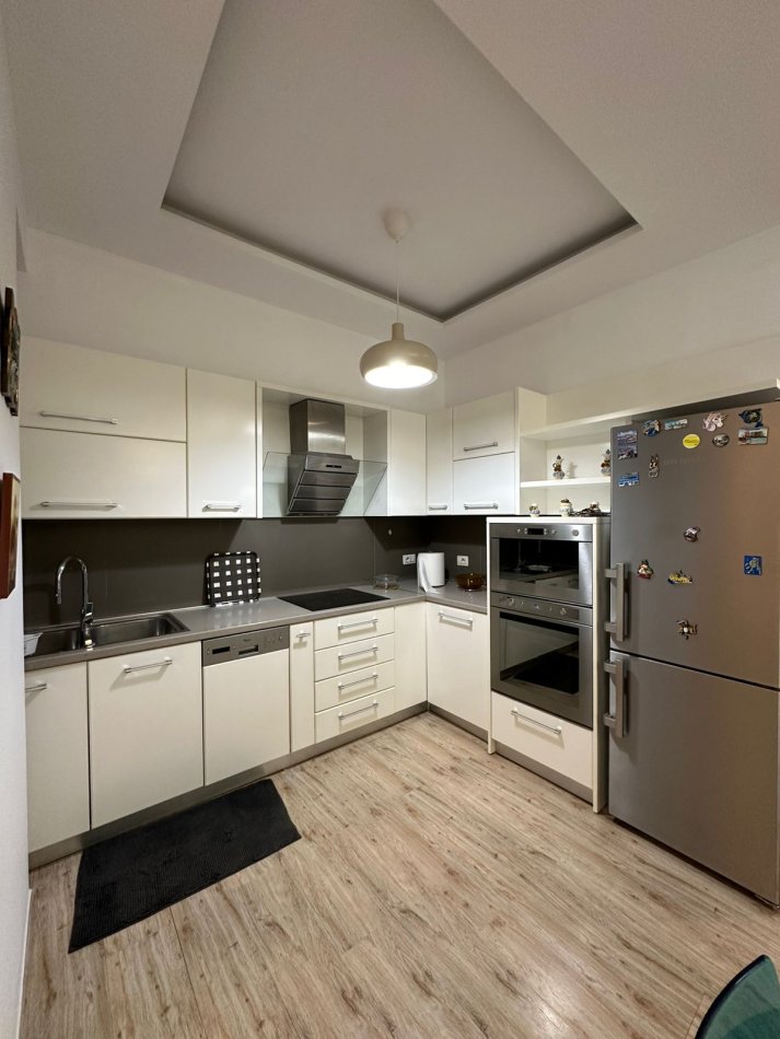 Tirane, shitet apartament 2+1+Ballkon , 114 m² 260.000 € (Kompleksi Kika 2, Komuna e Parisit)