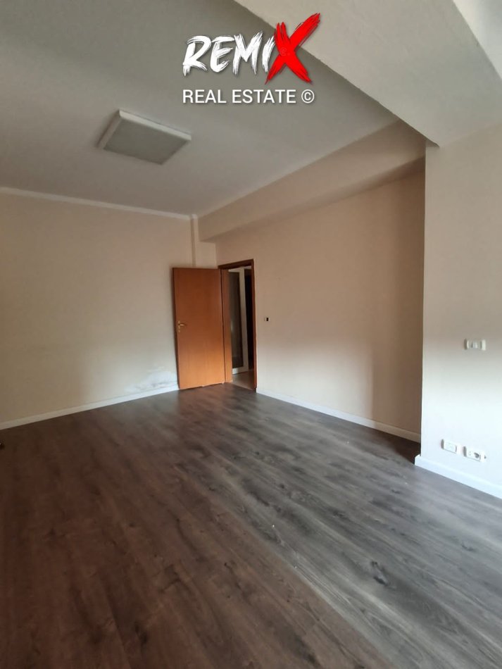 Durres, jepet me qera apartament Kati 2, 350 € 