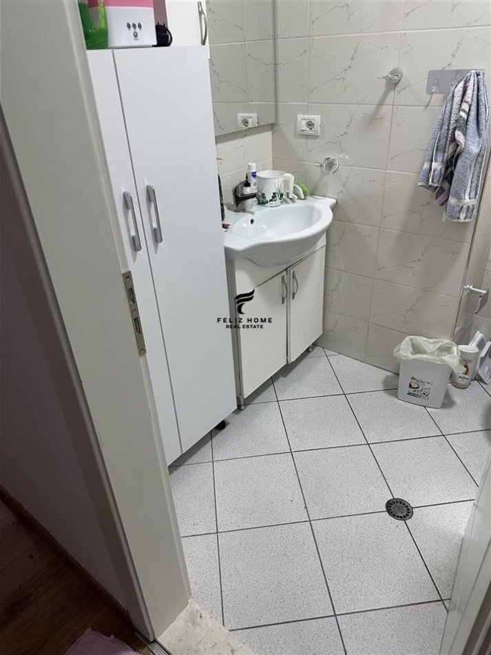 Tirane, shitet apartament 2+1 Kati 5, 102 m² 150.000 € (YZBERISHT)