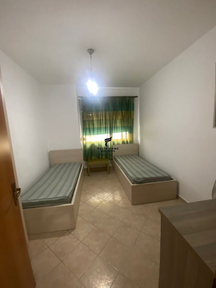 Tirane, jepet me qera apartament 2+1+Ballkon Kati 6, 100 m² 600 € (QENDRA)